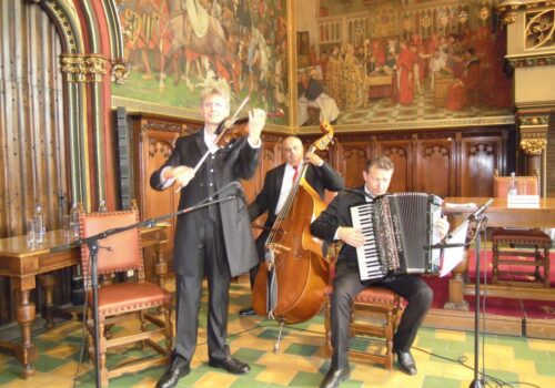 PIROSKA trio in het Brugse Provinciehuis